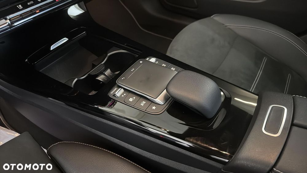 Mercedes-Benz CLA 250 4-Matic AMG Line 7G-DCT - 17