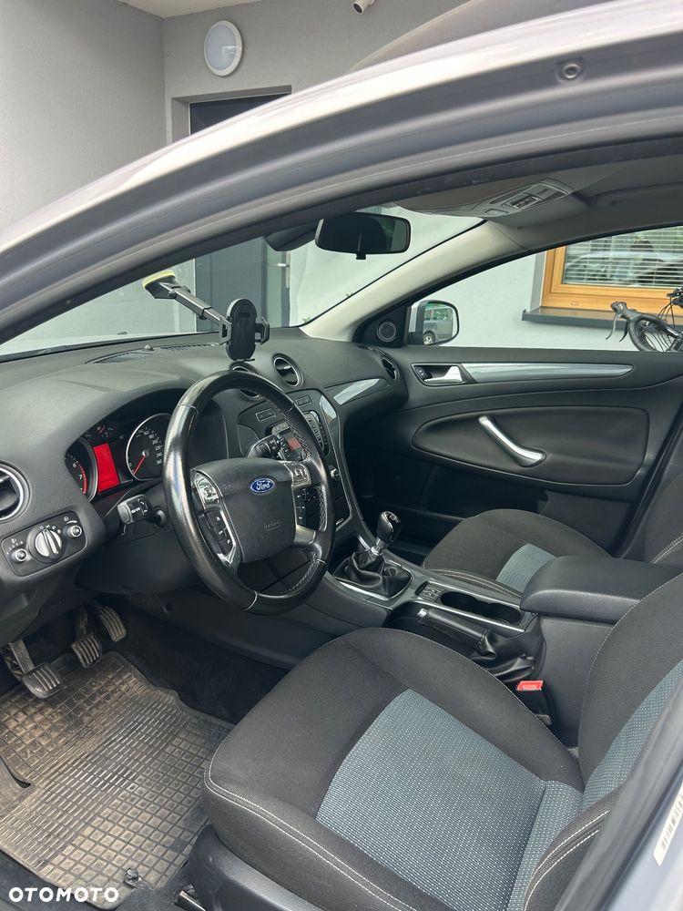 Ford Mondeo 1.6 T Gold X - 12