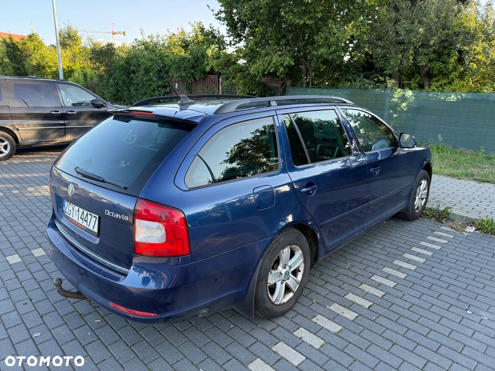 Skoda Octavia 1.6 Combi - 3