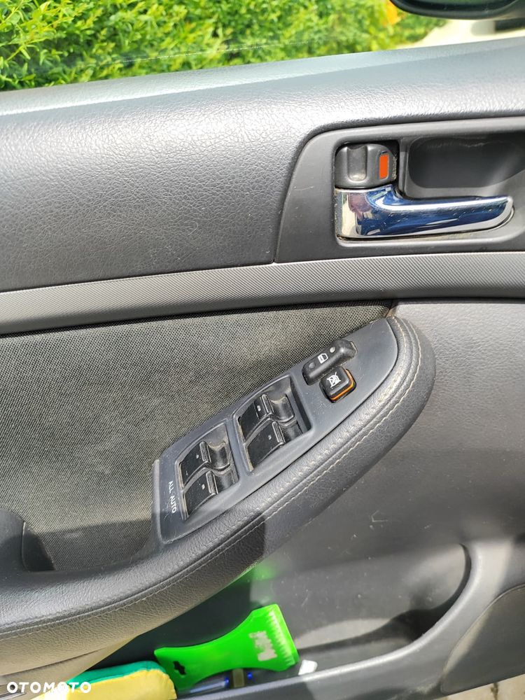 Toyota Avensis 1.8 VVT-i Sol - 12