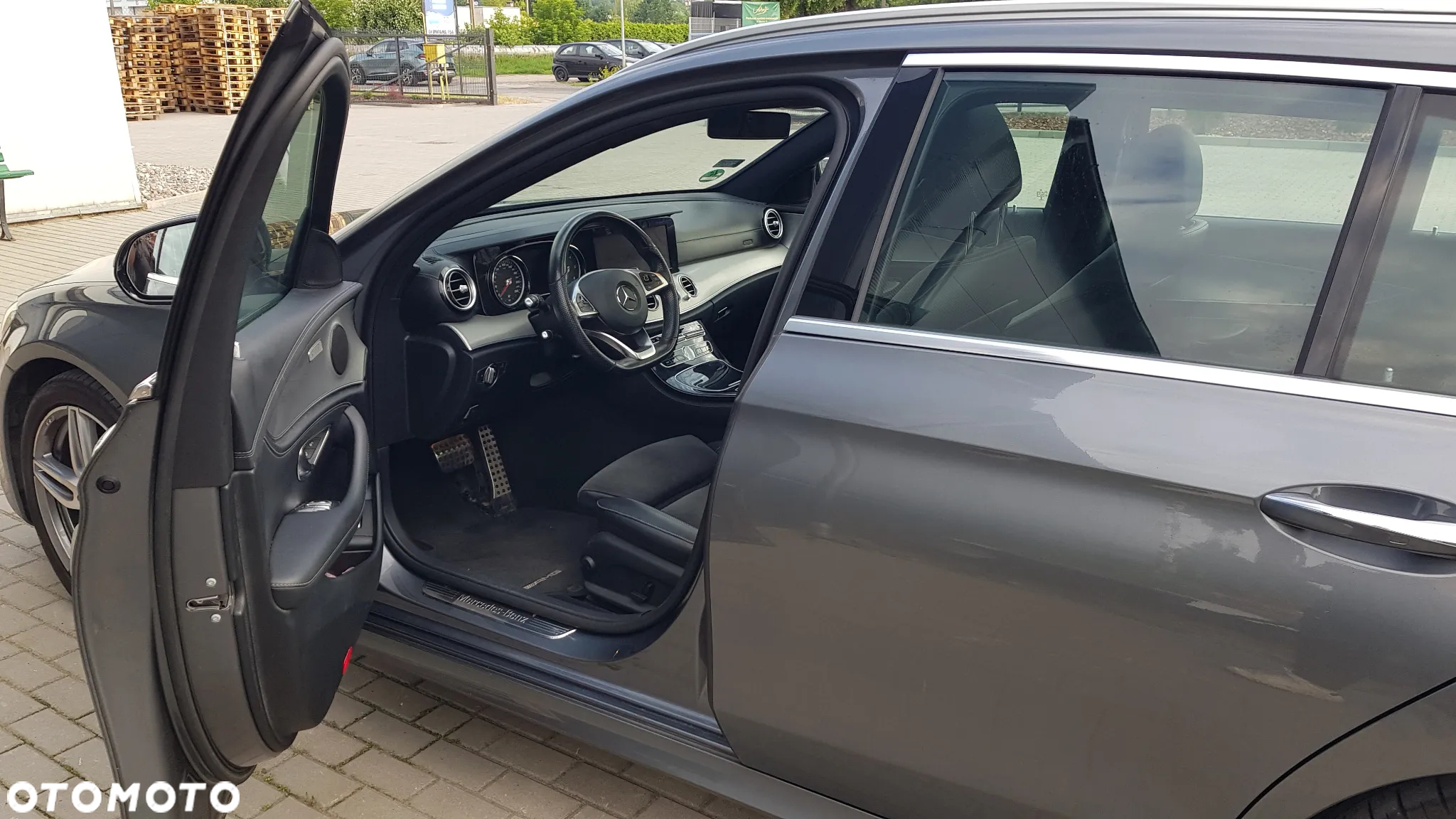 Mercedes-Benz Klasa E 220 d T 9G-TRONIC AMG Line - 7