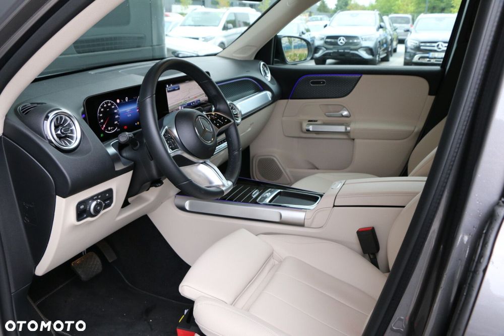 Mercedes-Benz GLB - 13