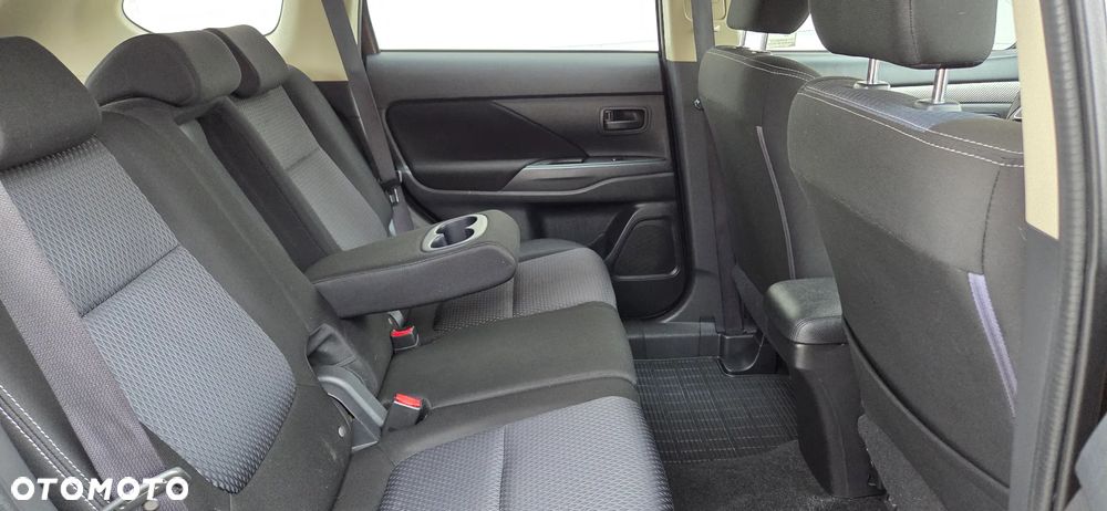 Mitsubishi Outlander 2.0 City Style 2WD - 38