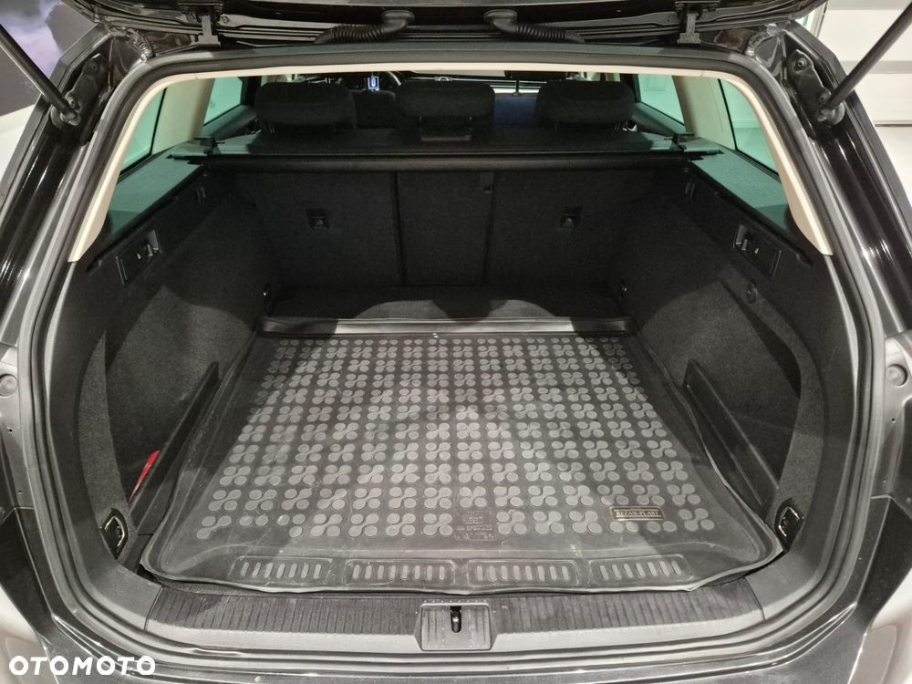 Volkswagen Passat 1.6 TDI (BlueMotion Technology) DSG Comfortline - 10