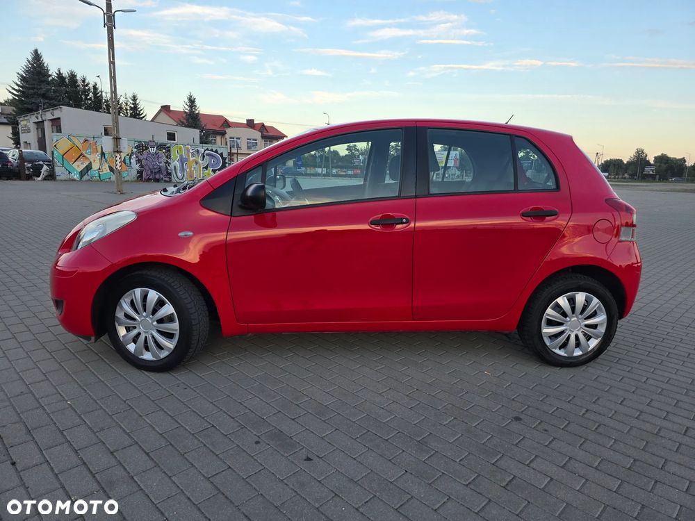 Toyota Yaris 2010 photo 4