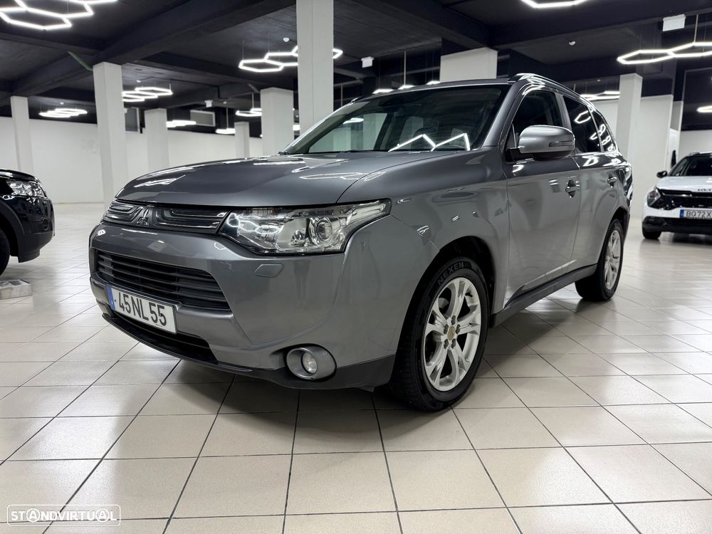 Mitsubishi Outlander 2.2 DI-D Instyle Navi AT 4WD - 10