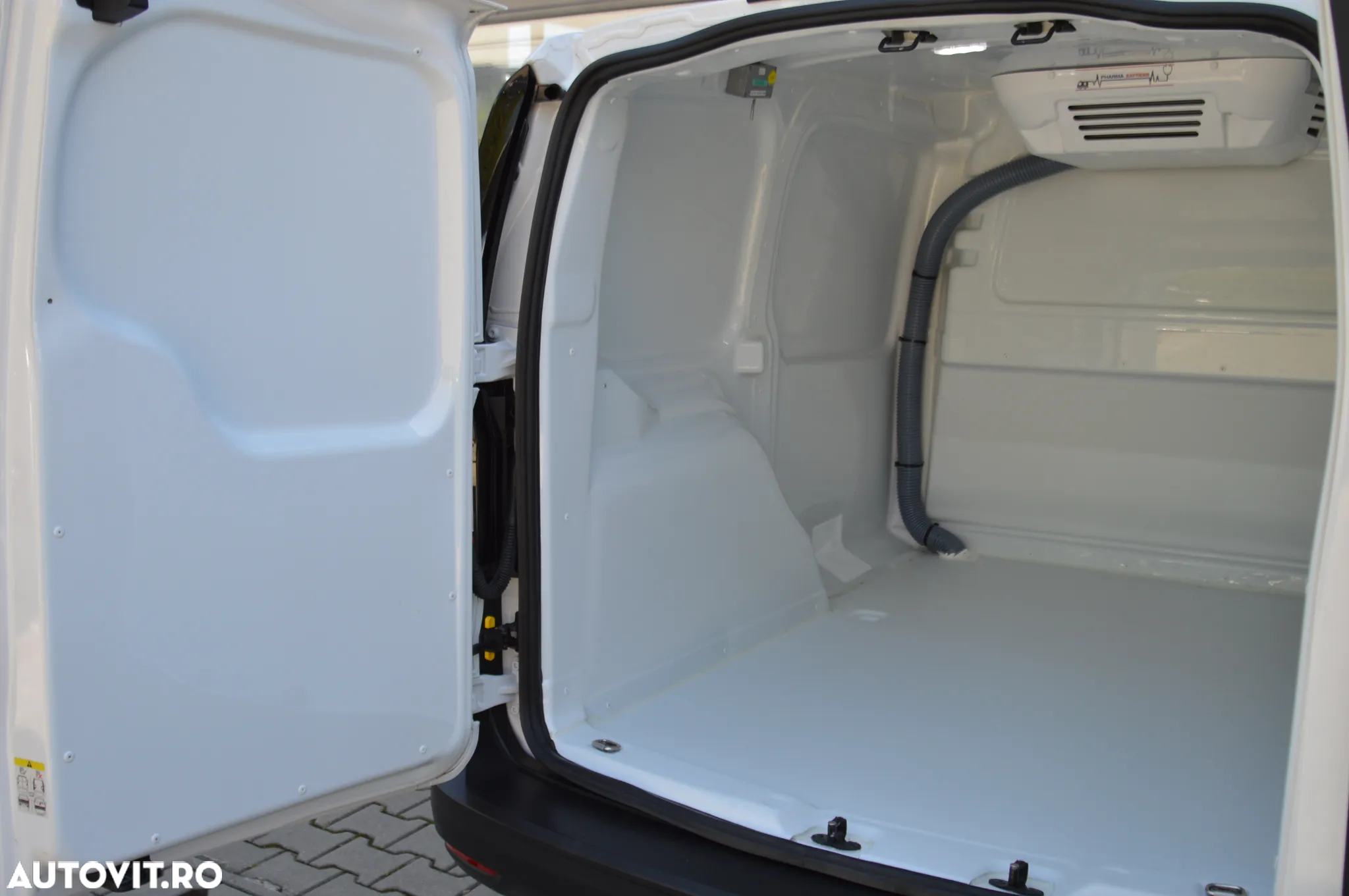 Volkswagen CADDY 2.0TDI FRIGORIFIC - 34