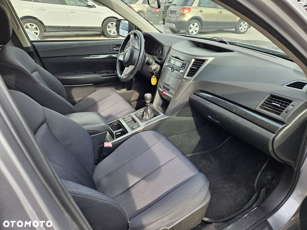 Subaru Legacy Kombi 2.0D Exclusive - 11