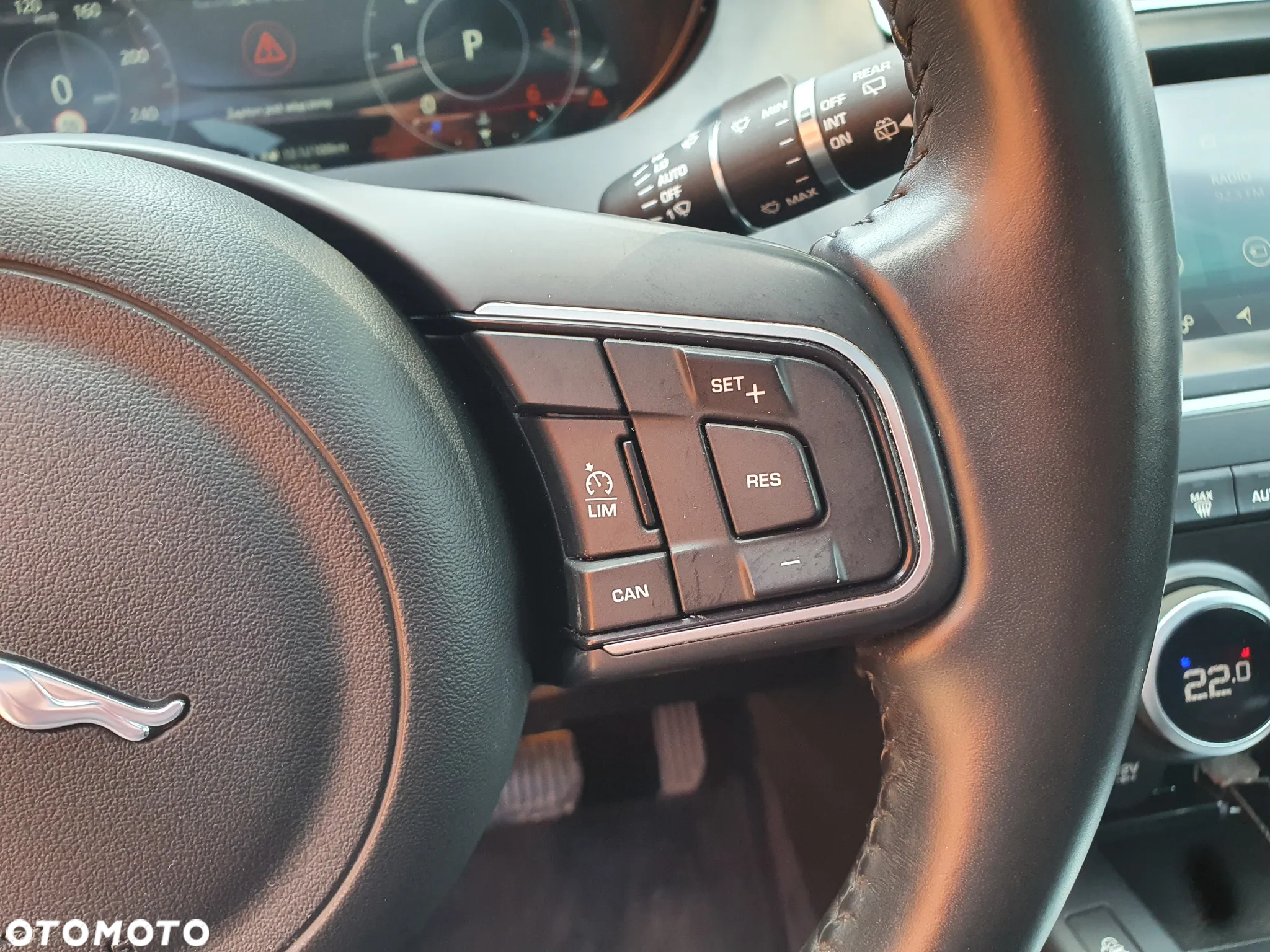 Jaguar E-Pace D150 AWD R-Dynamic HSE - 23