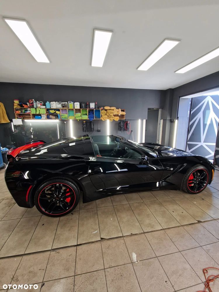 Chevrolet Corvette - 8