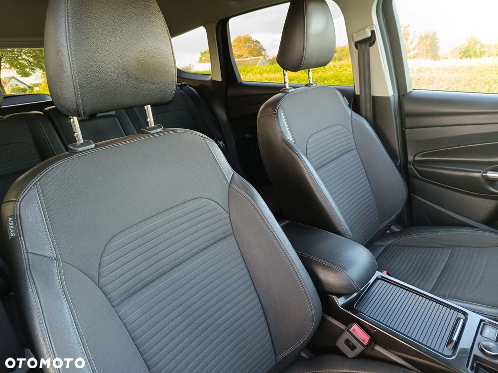 Ford Kuga 2.0 TDCi AWD Titanium - 23