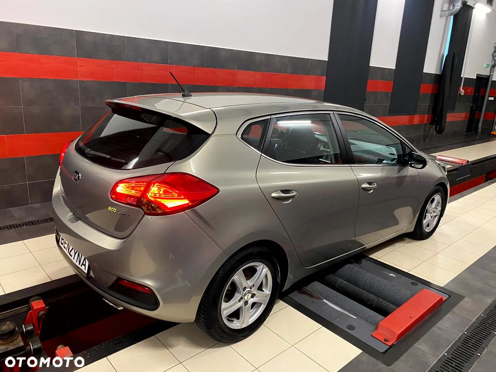 Kia Ceed 1.6 GDI XL - 12