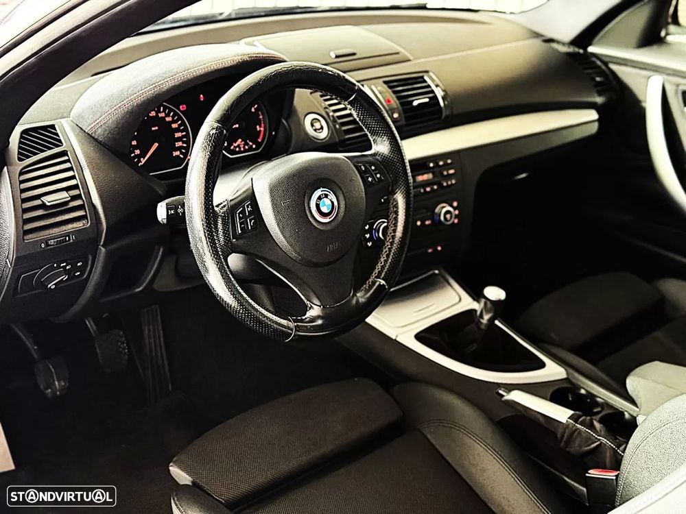 BMW 118 d Pack M - 18