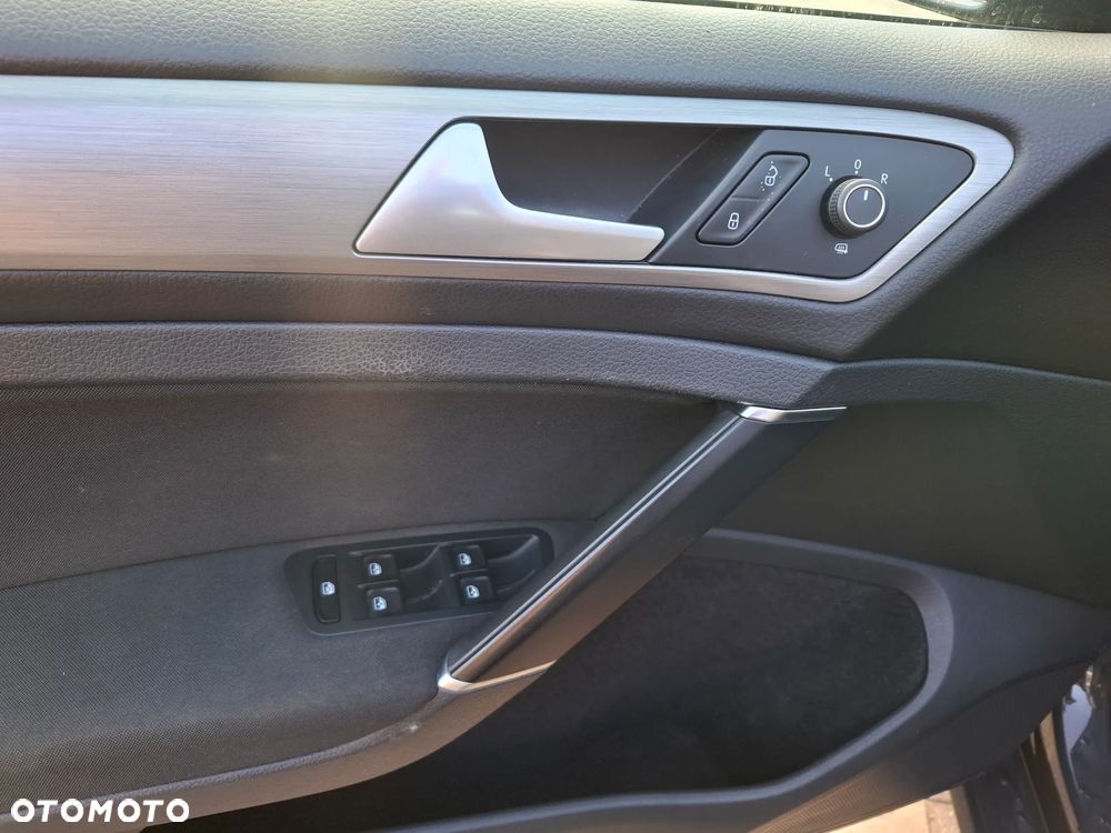 Volkswagen Golf - 18