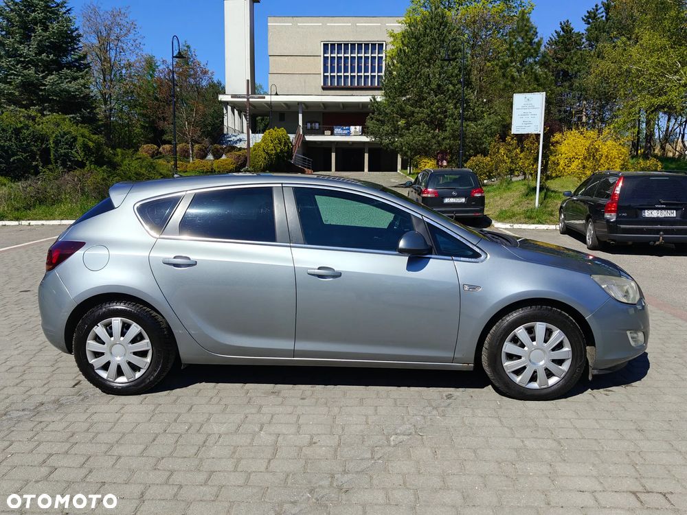 Opel Astra 1.7 CDTI Cosmo - 3