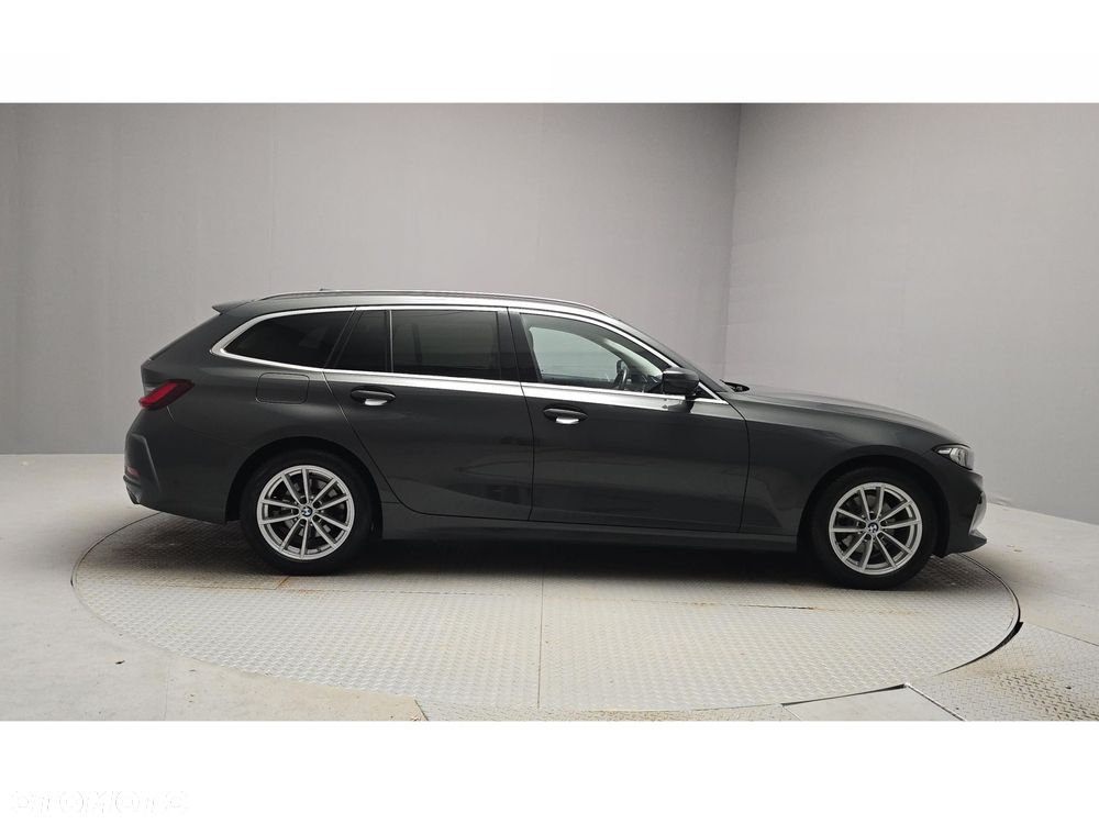 BMW Seria 3 320d xDrive mHEV - 6