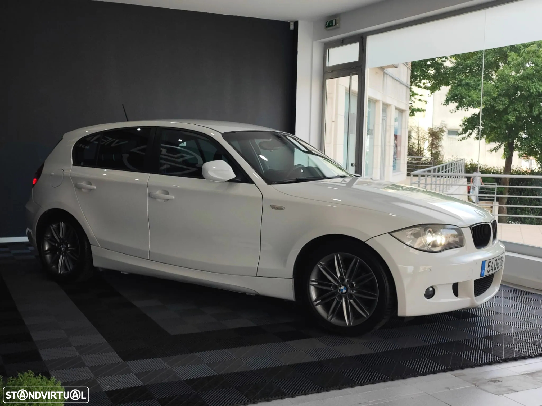 BMW 118 d Pack M - 10