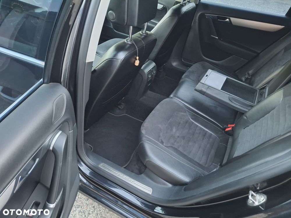 Volkswagen Passat - 13