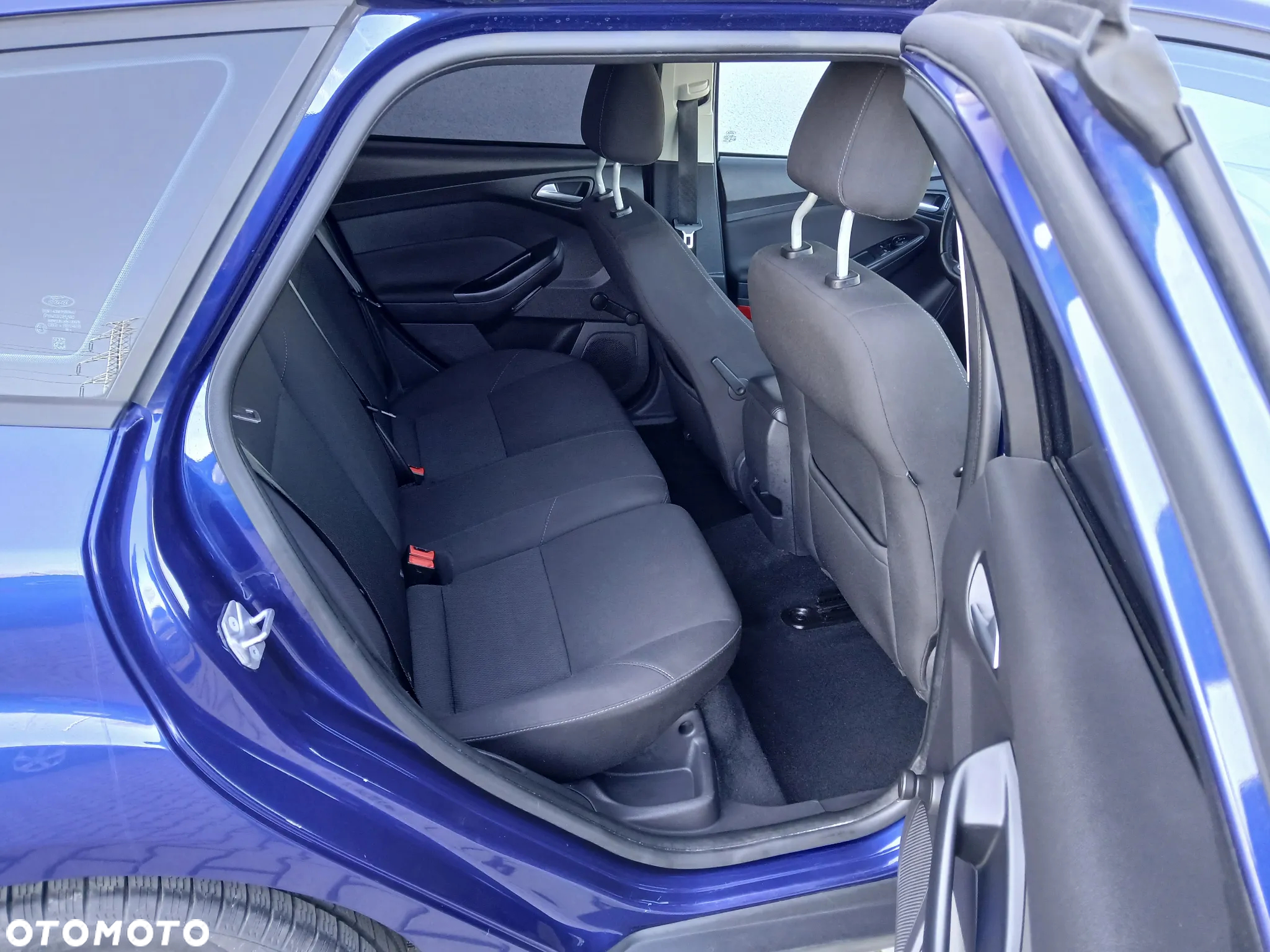 Ford Focus 1.0 EcoBoost Hybrid TITANIUM - 6