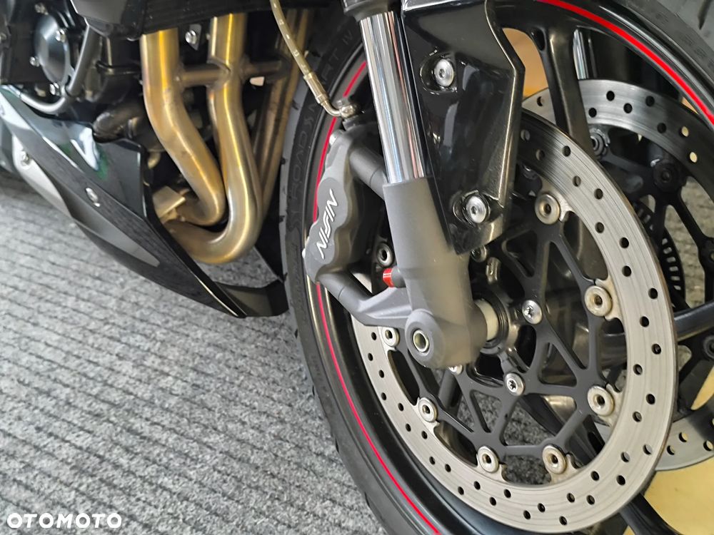 Triumph Street Triple - 16