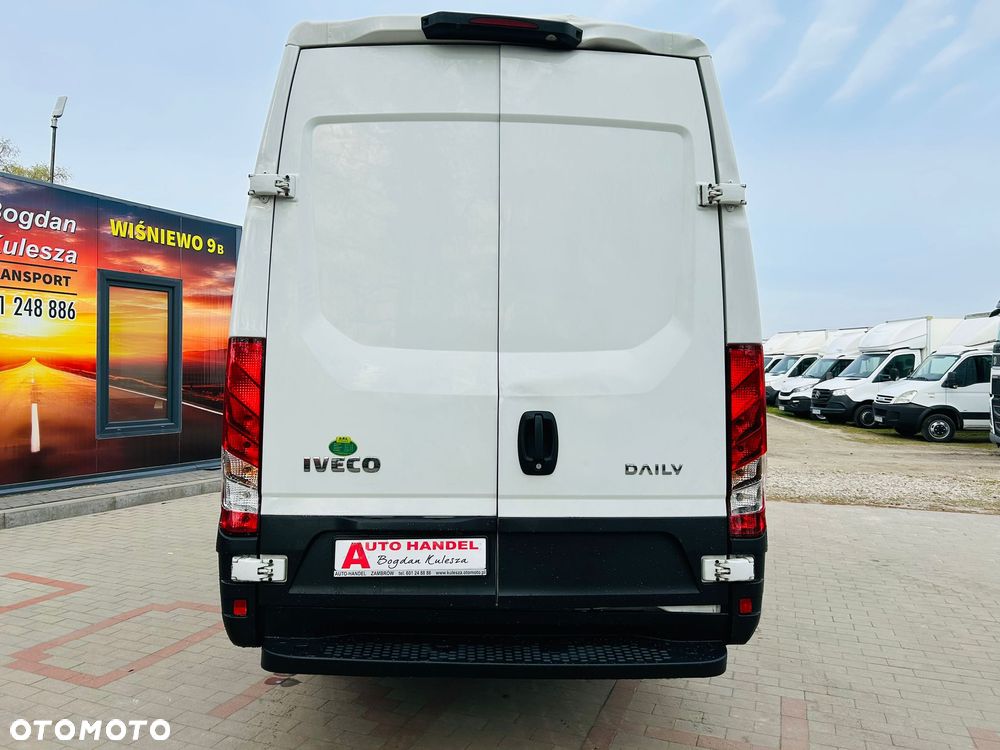 Mercedes-Benz Sprinter - 12