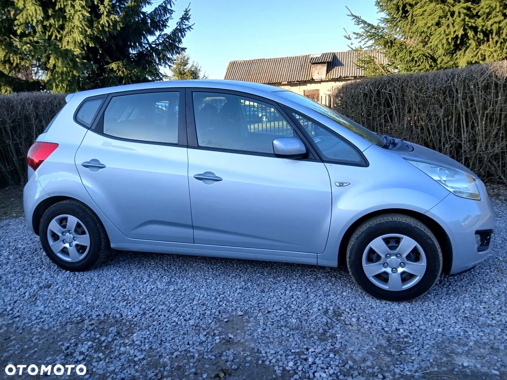 Kia Venga - 38