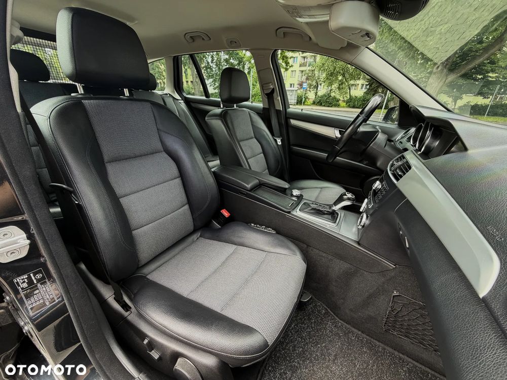 Mercedes-Benz Klasa C 220 CDI DPF (BlueEFFICIENCY) 7G-TRONIC Avantgarde - 13