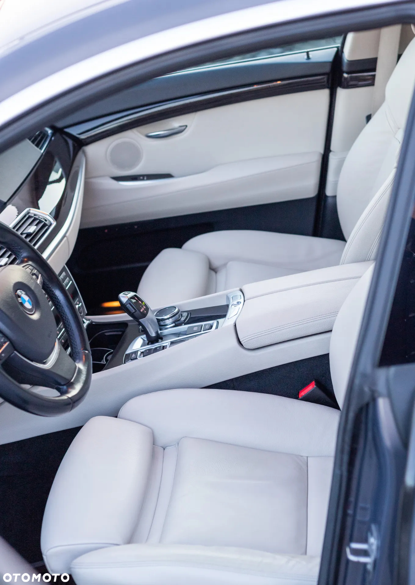 BMW 5GT - 12