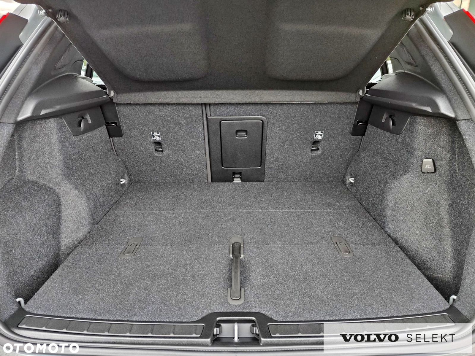 Volvo XC 40 - 35