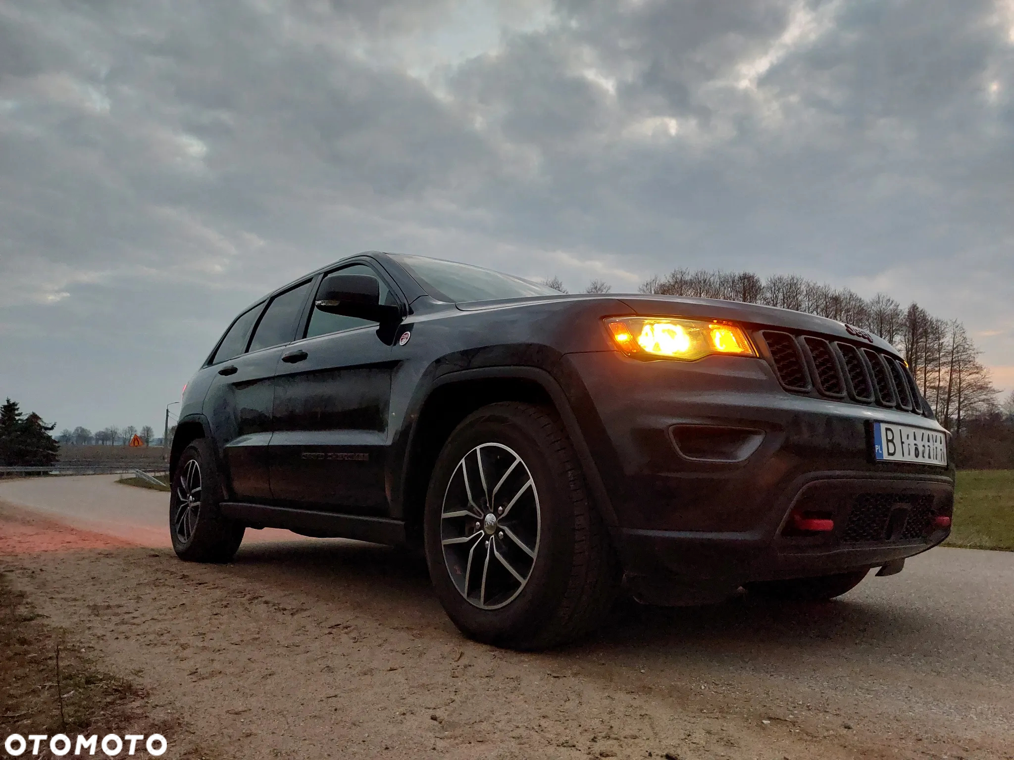 Jeep Grand Cherokee 5.7 V8 HEMI Overland Summit - 35