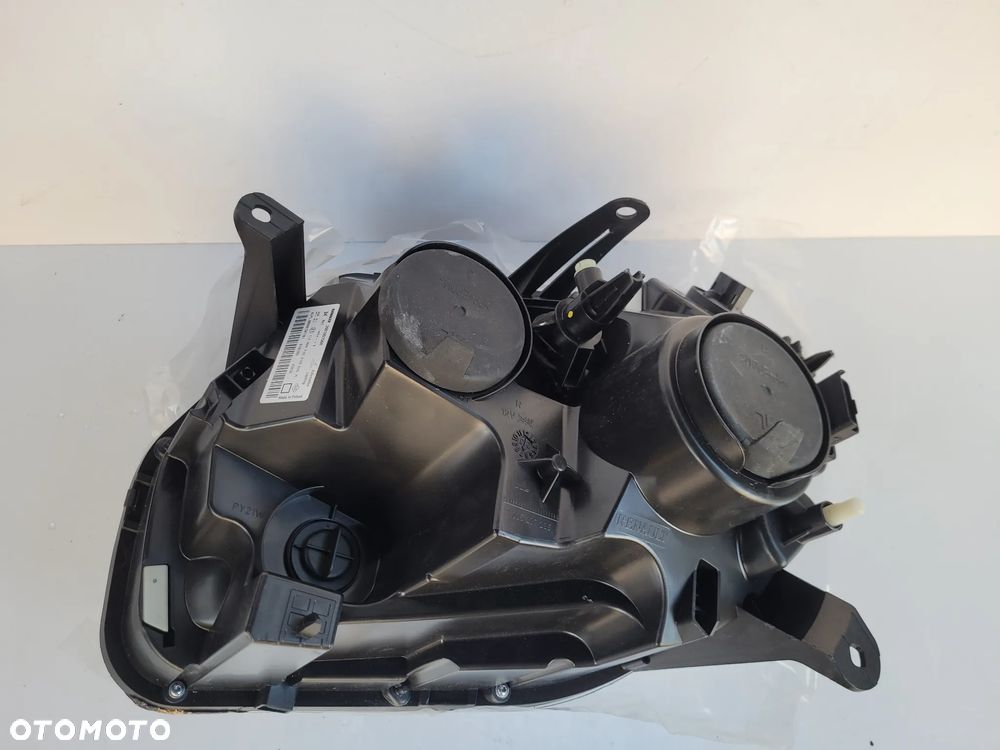 Dacia Duster I lift lampa przód prawa zwykła nowa - 4