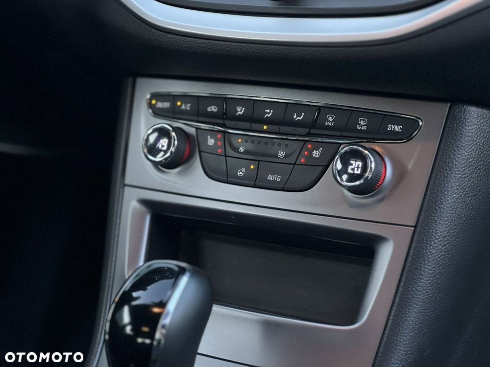 Opel Astra 1.4 T Edition S&S - 29