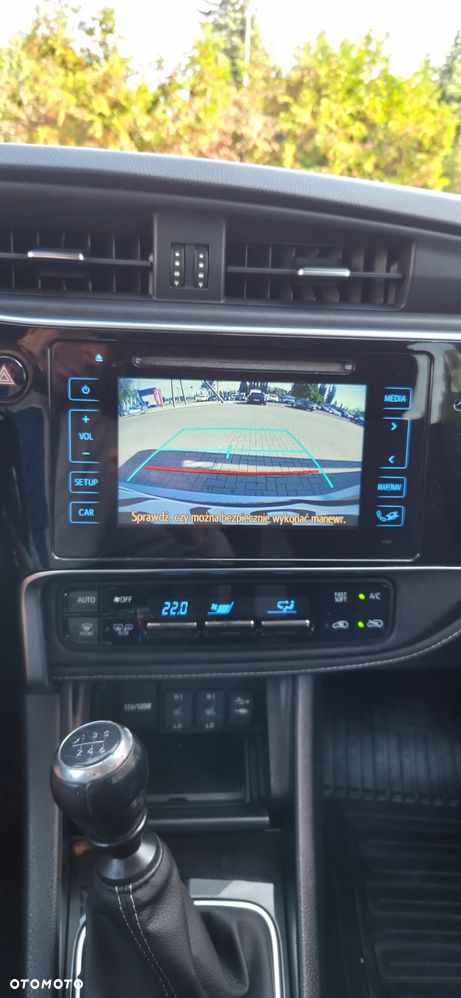 Toyota Auris 1.6 D-4D Design Edition - 28