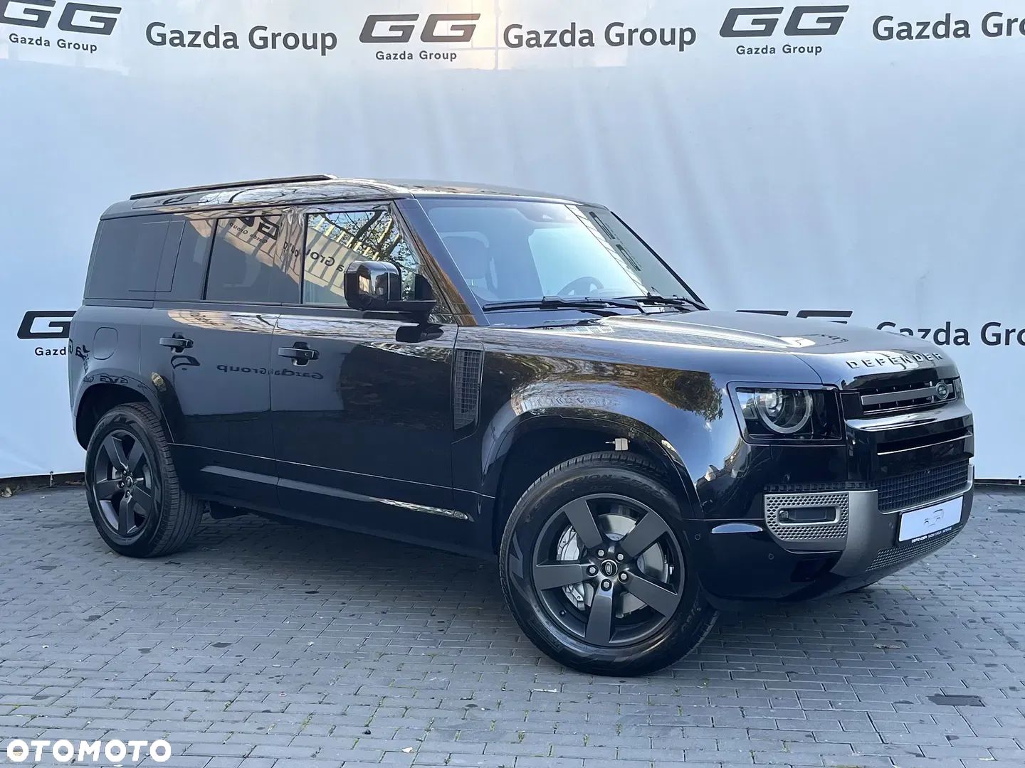 Land Rover Defender 110 D300 X-Dynamic HSE