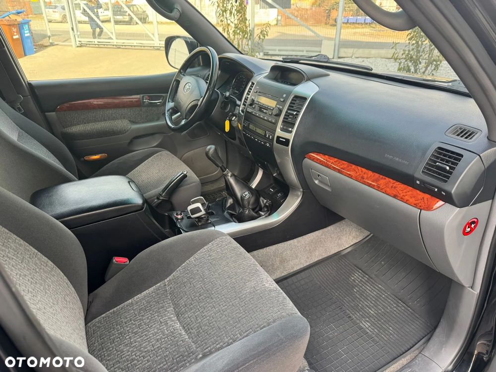 Toyota Land Cruiser - 20