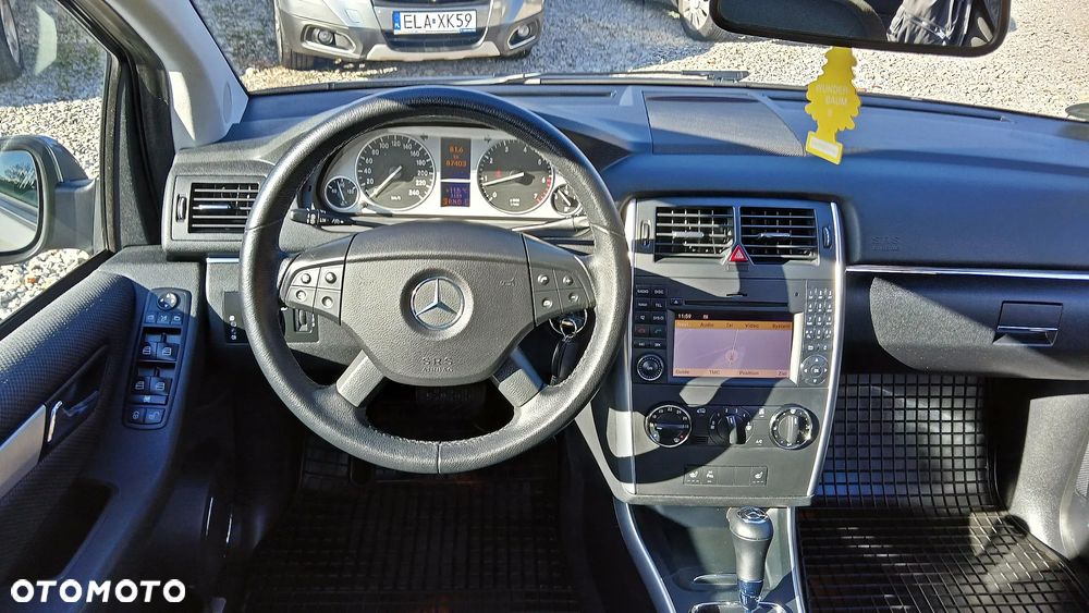 Mercedes-Benz Klasa B 180 Autotronic - 34