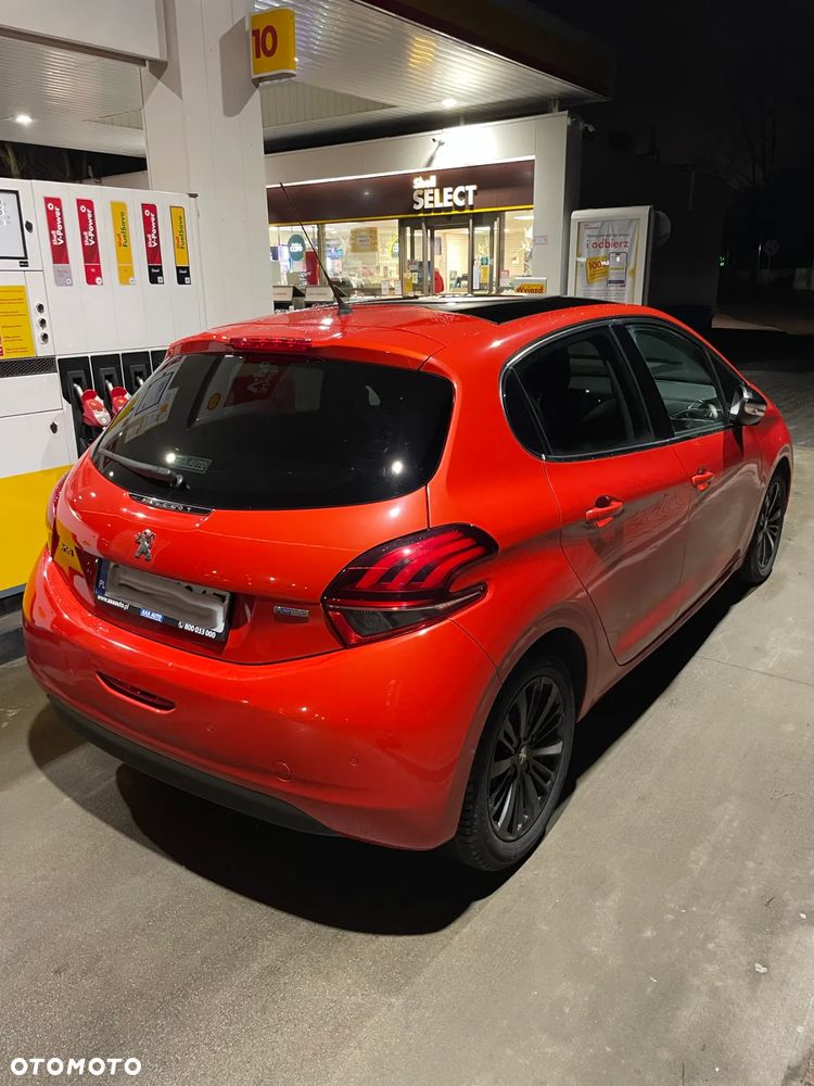 Peugeot 208 1.2 PureTech Allure S&S EAT6 - 5