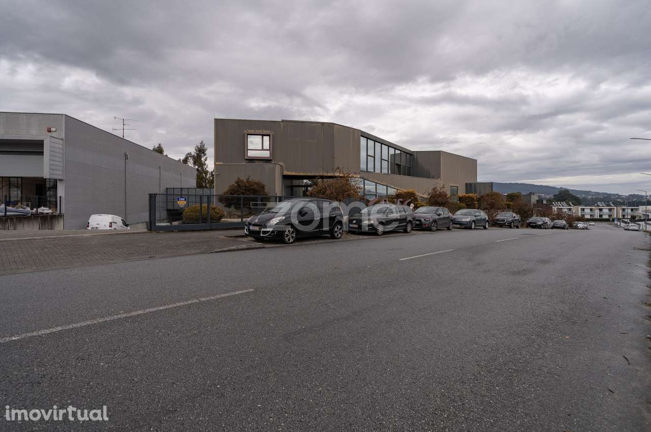 Pavilhão Industrial c/4.026m² em Vila Nova, Barcelos - Grande imagem: 2/46