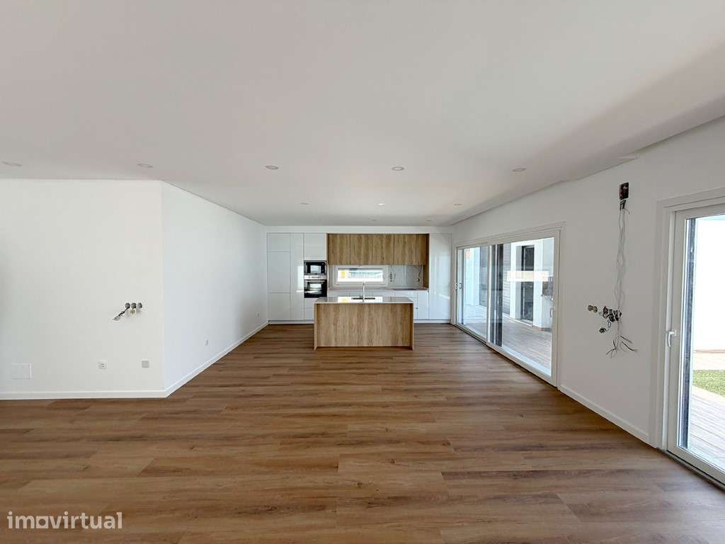 Moradia T4 com 3 Suites a venda na Quinta do Conde - Grande imagem: 3/21
