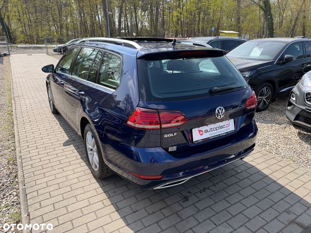 Volkswagen Golf - 10