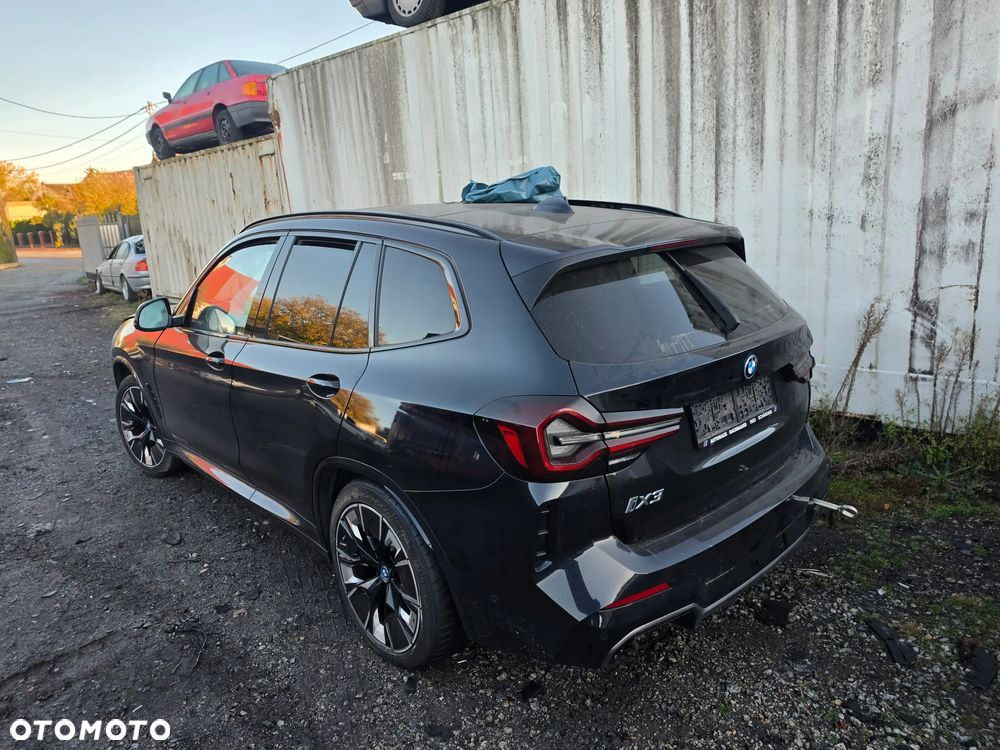 BMW iX3 - 30