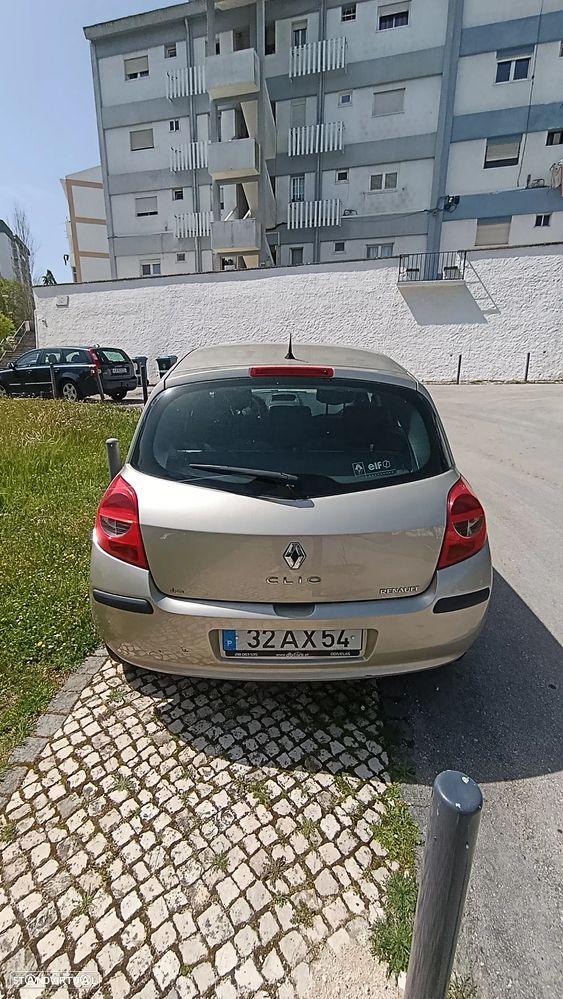 Renault Clio 1.2 16V Dynamique - 4