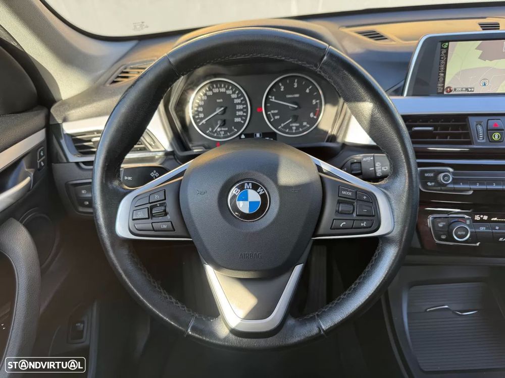 BMW X1 18 d sDrive Line Sport - 33