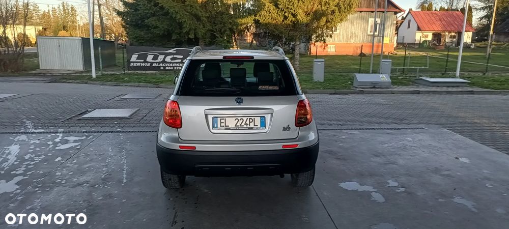 Fiat Sedici 1.6 16V 4x4 Luxury - 5