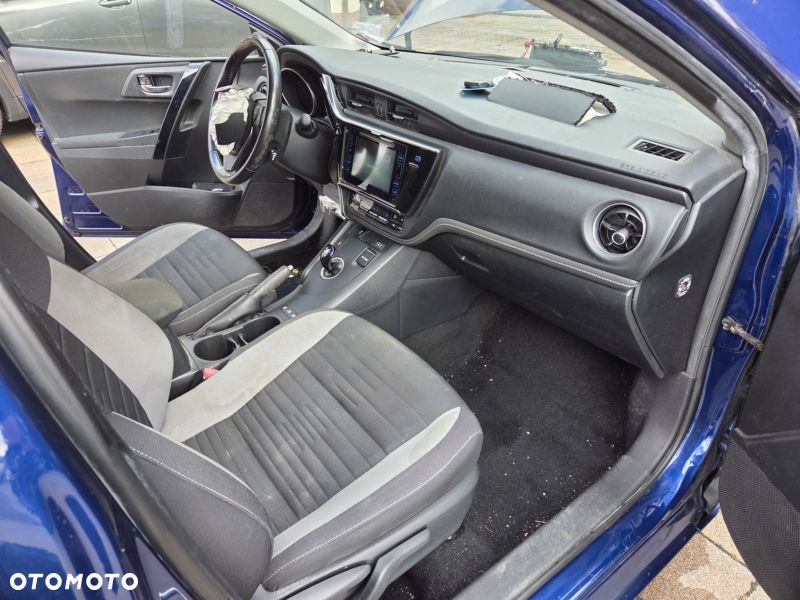 Toyota Auris 1.8 HSD Luna - 18