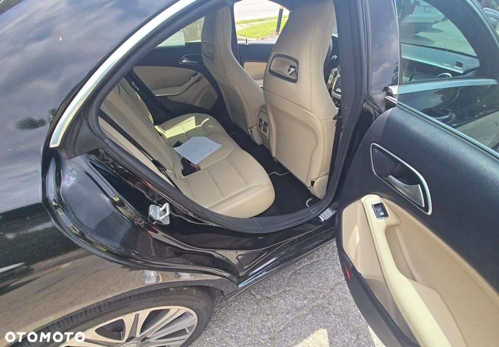 Mercedes-Benz CLA 250 4Matic 7G-DCT - 7