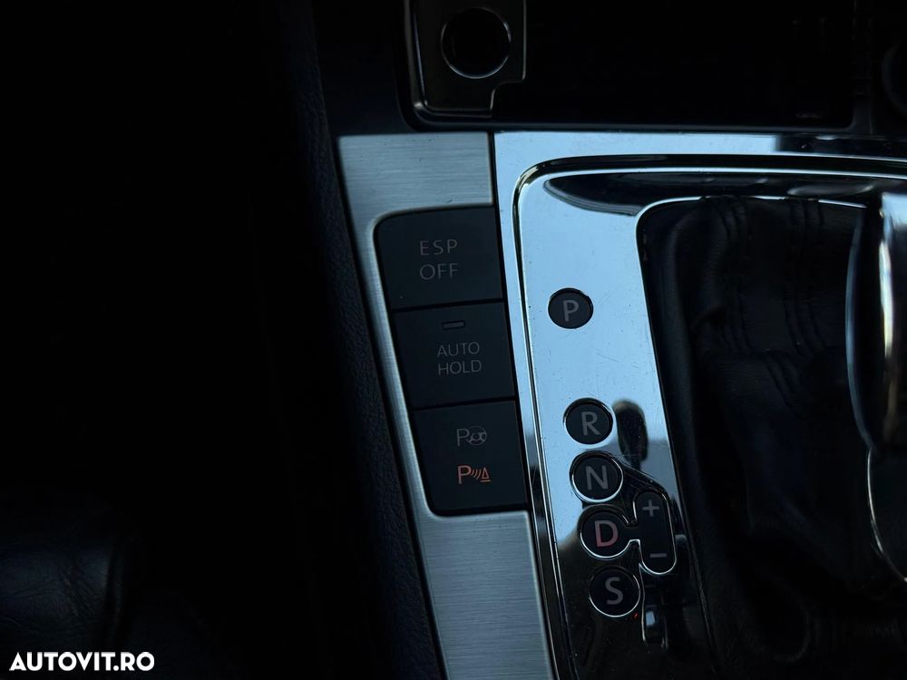 Volkswagen Passat CC 2.0 TDI DSG Exclusive - 11