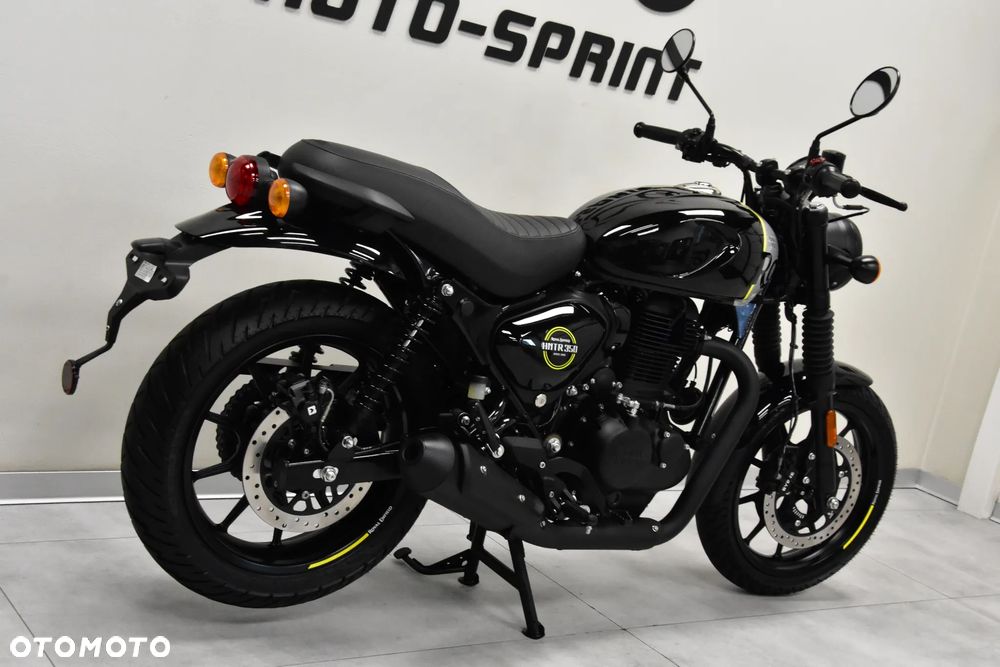 Royal Enfield HNTR - 10