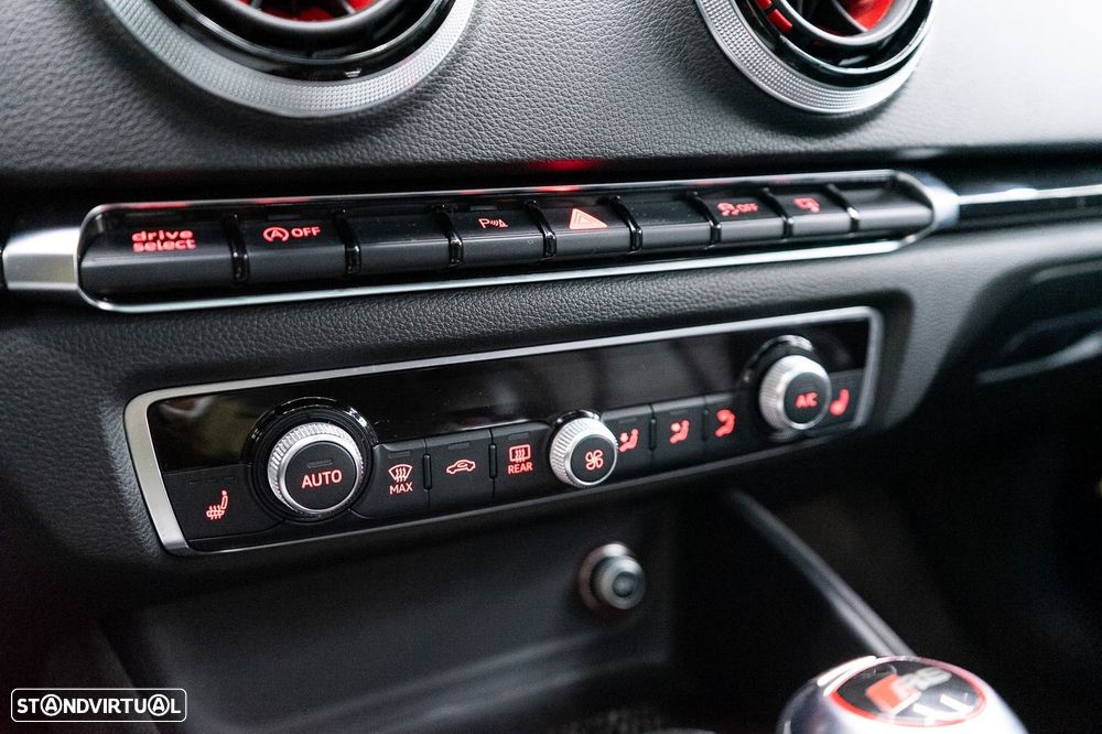 Audi RS3 Sportback 2.5 TFSI quattro S tronic - 36