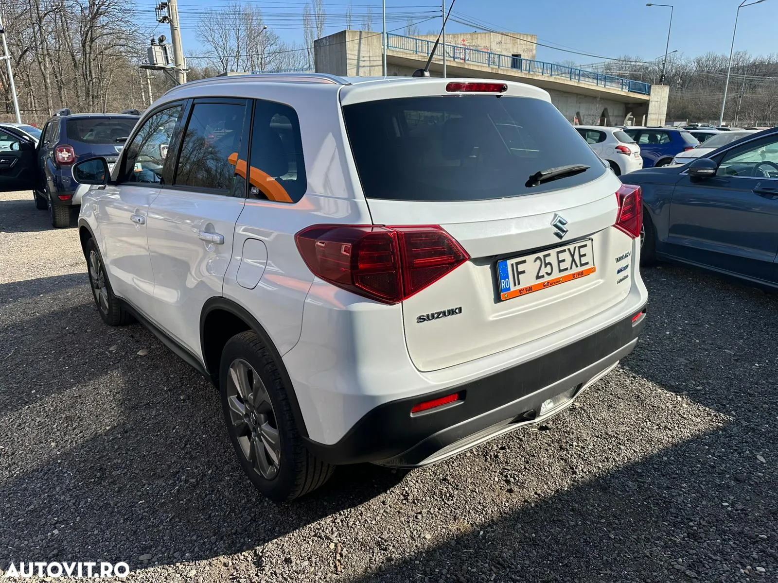 Suzuki Vitara 1.4 Boosterjet AllGrip MHEV Spirit - 4